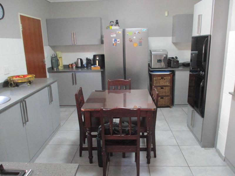 4 Bedroom Property for Sale in Heuwelsig Free State